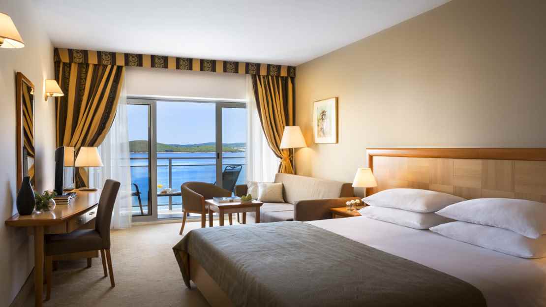Junior Suite with Balcony and Sea View
